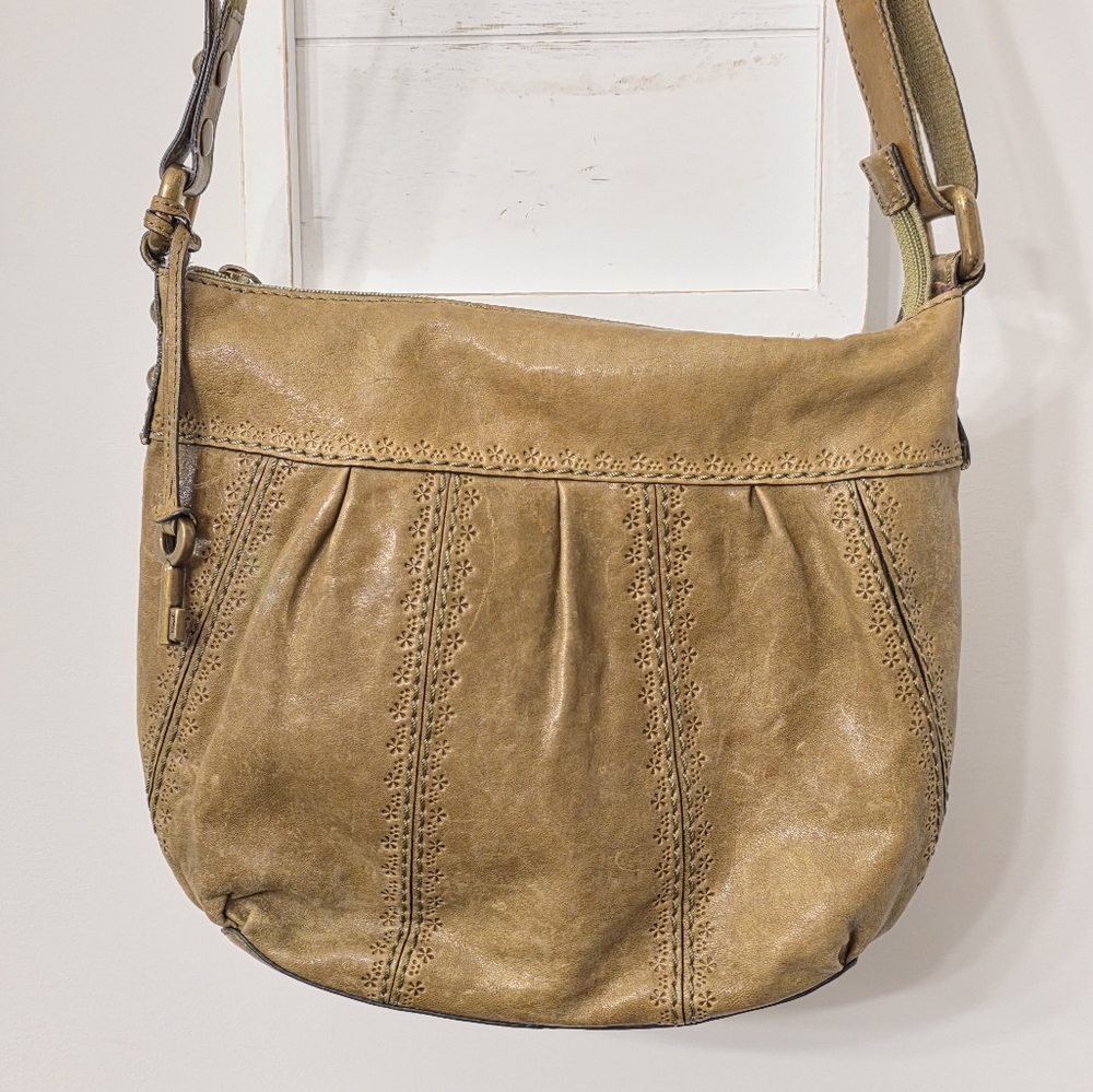 SOLD Vintage Fossil Olive Green Leather Shoulder Bag